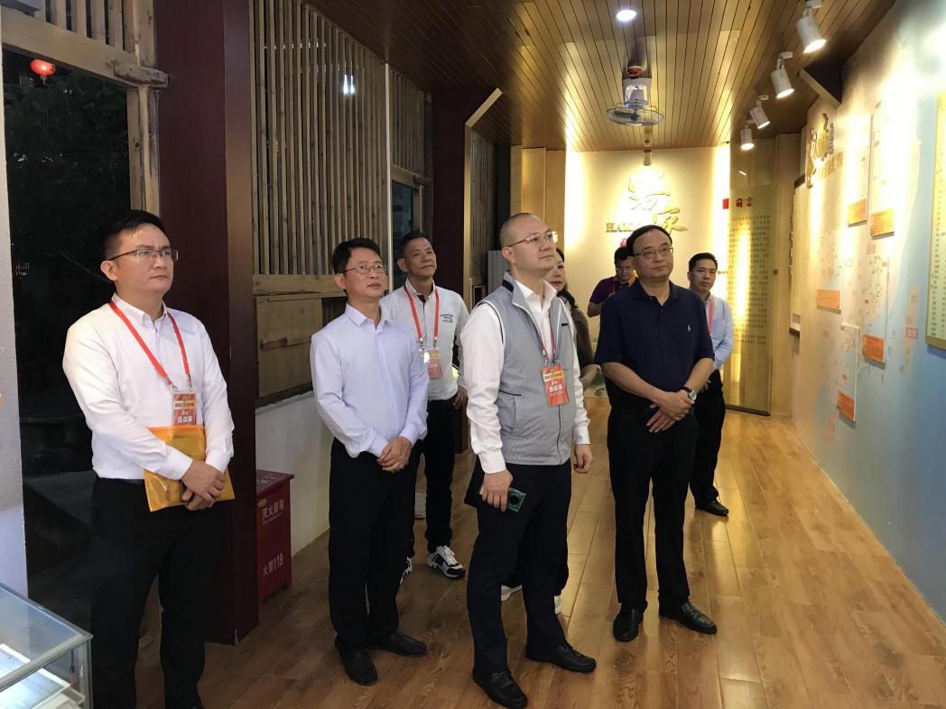 区委书记陈荣水委托,王小庆对澳门闽澳文旅考察团来访表示热烈欢迎,并