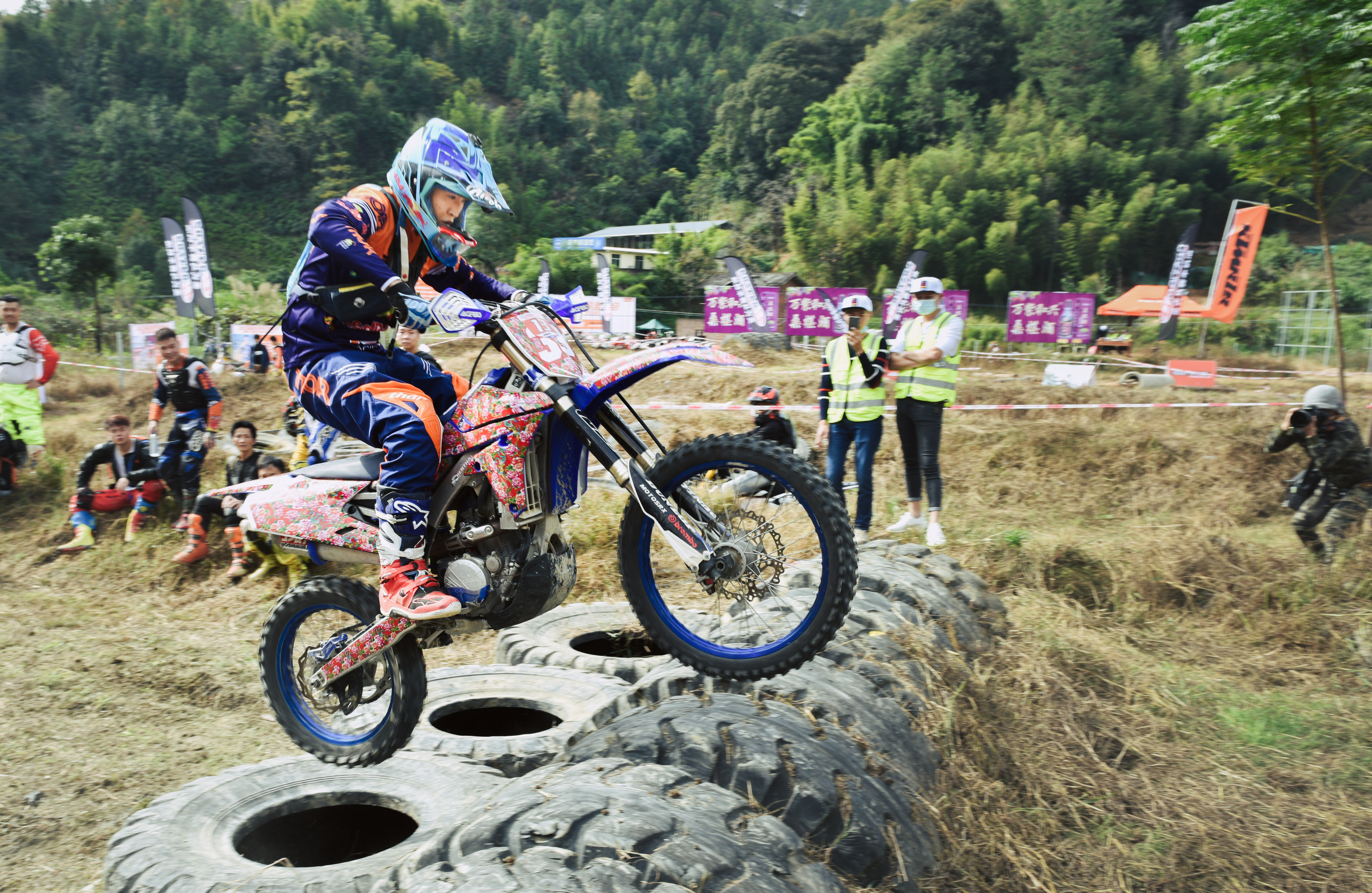 "曾文仲杯"超级越野摩托耐力赛在永定开赛