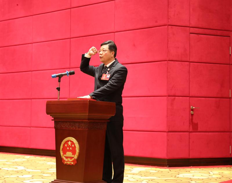 根据计票结果,江海辉当选为区大人常委会副主任,并进