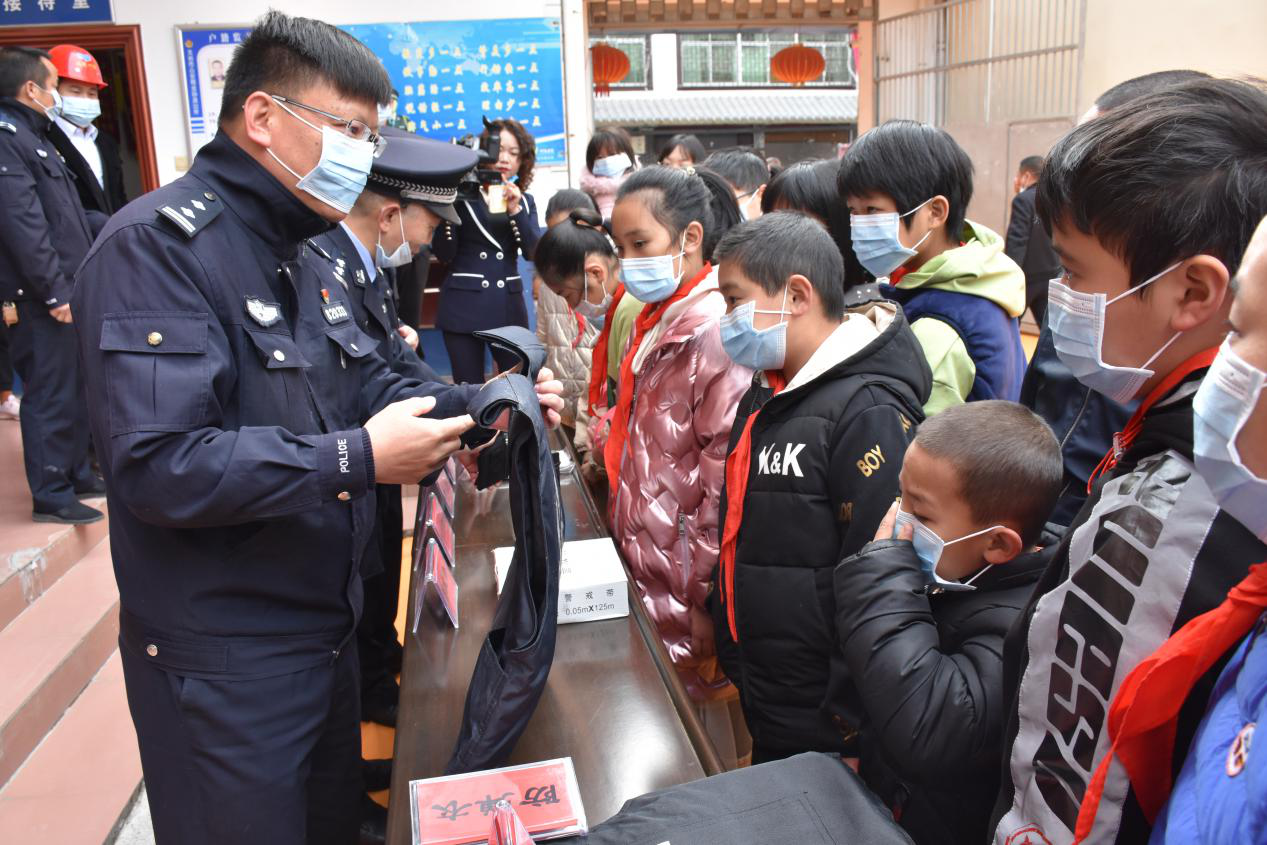 金砂派出所举办系列活动庆祝警察节