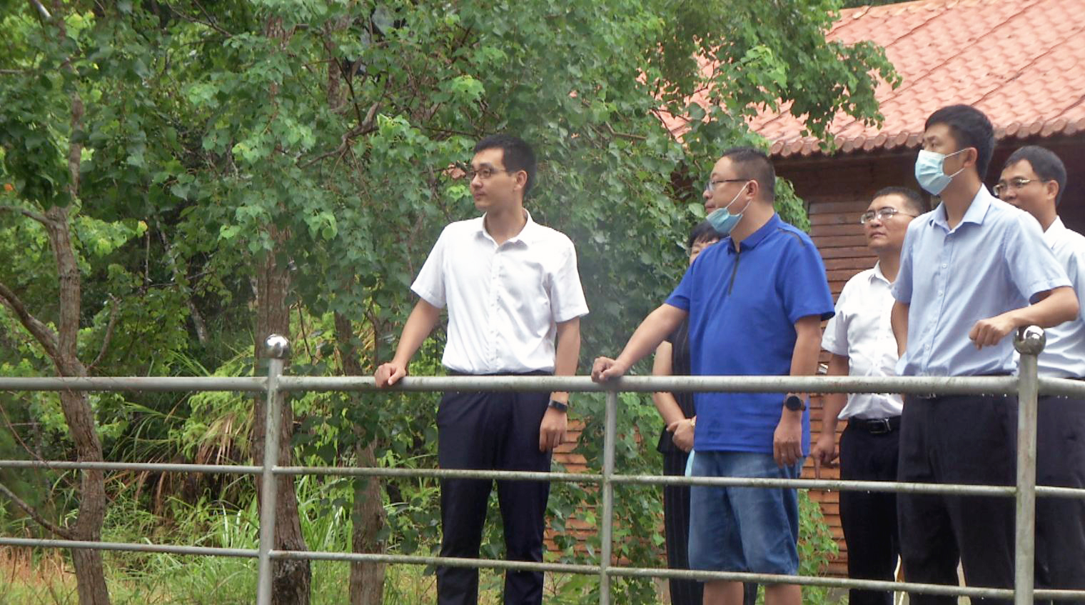 李宏泰先后前往永定工业园区,城区拦河坝水电站,龙寨水库等地督导检查