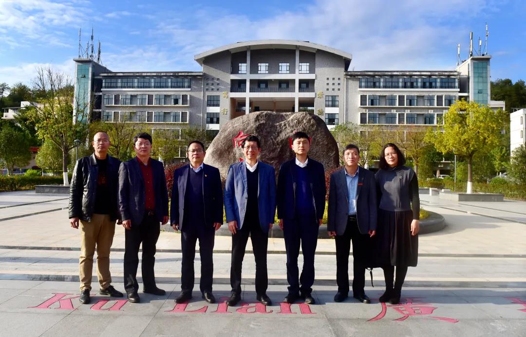 中国工程院院士涂善东为永定城关中学师生作报告